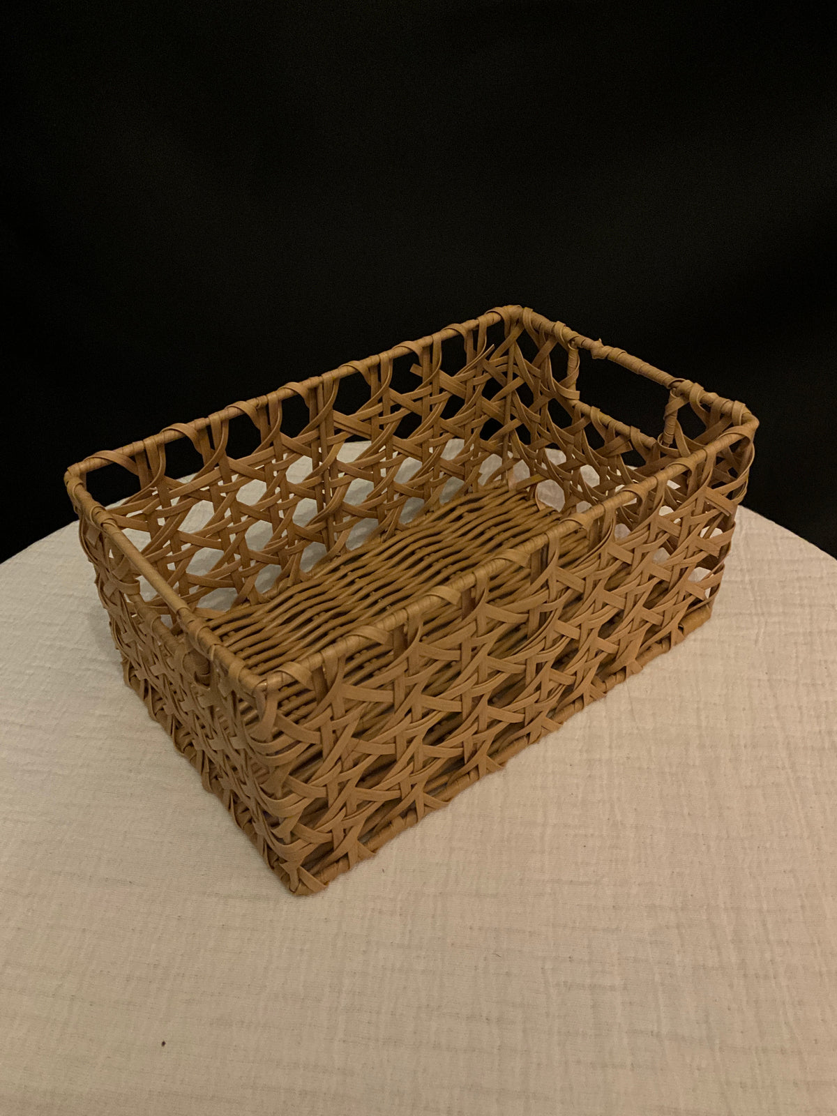 Canasta de mimbre pequeña