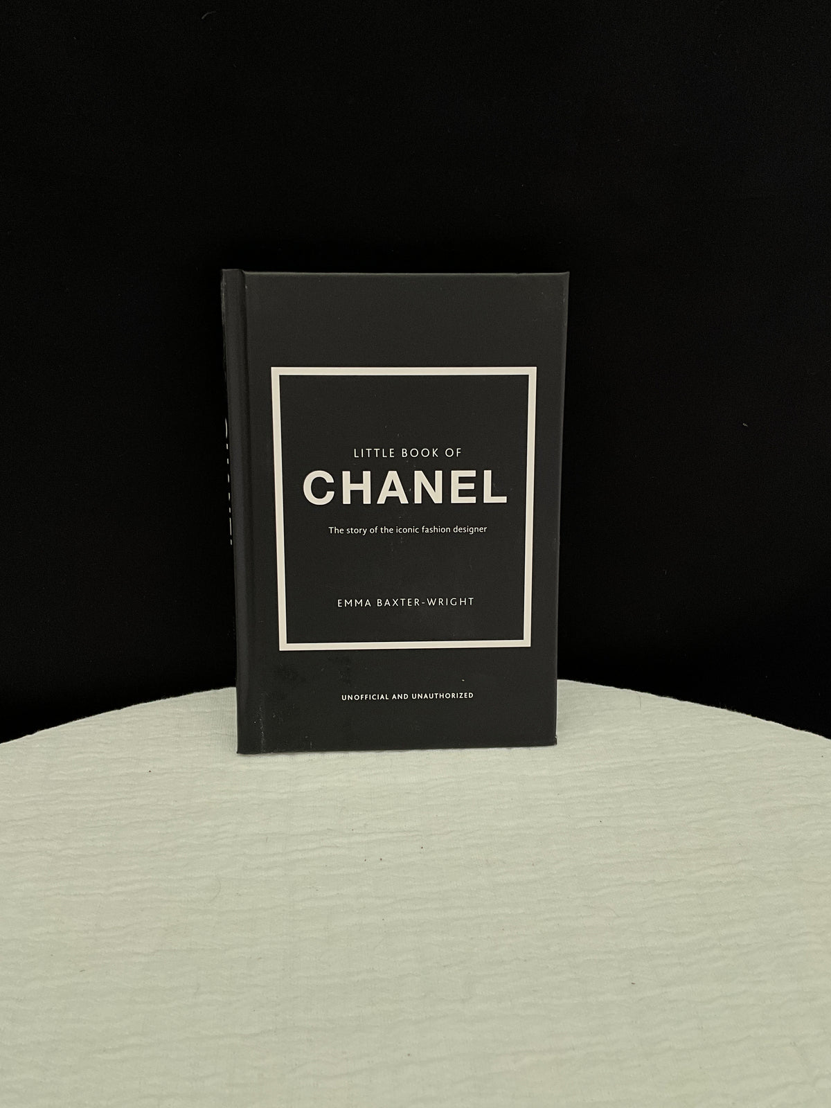 Libro decoración CHANNEL