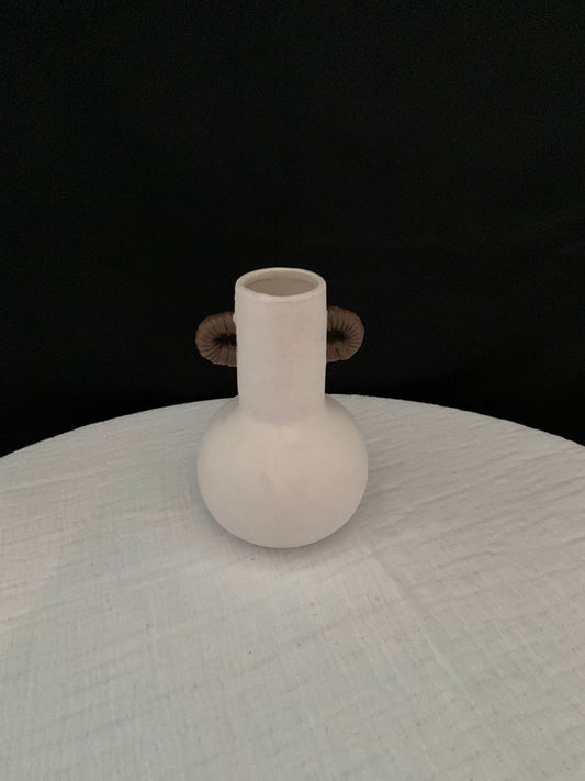 Jarrón pequeño crema con café