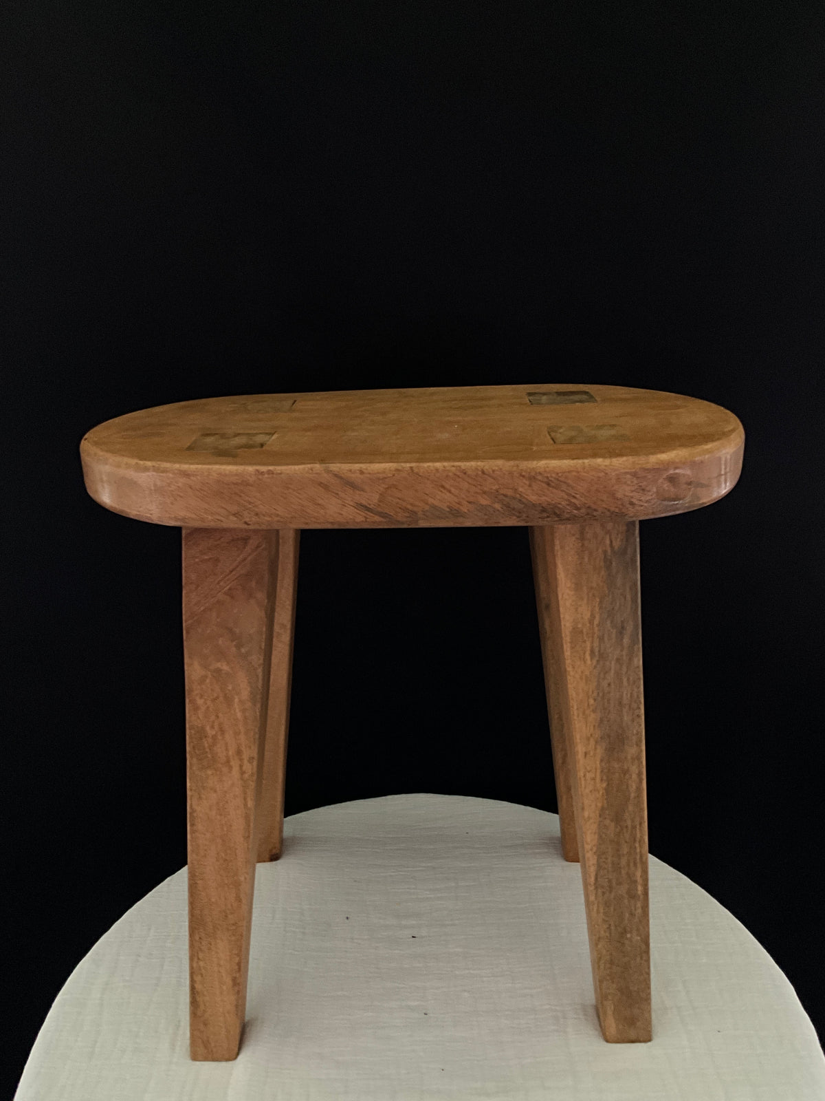 Mesa auxiliar de madera